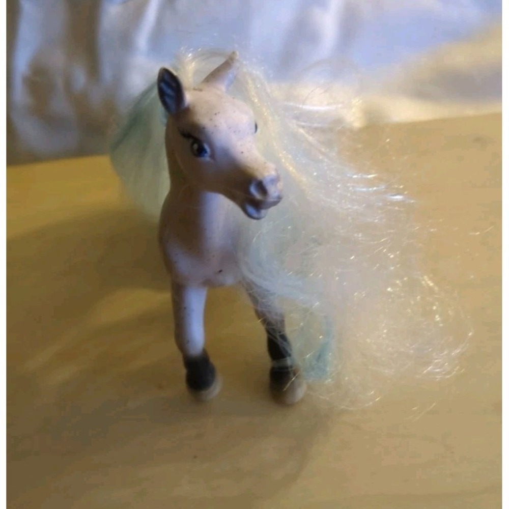 Breyer Horse Li'l Beauties Daybreak White Horse Blue White Tail And Mane